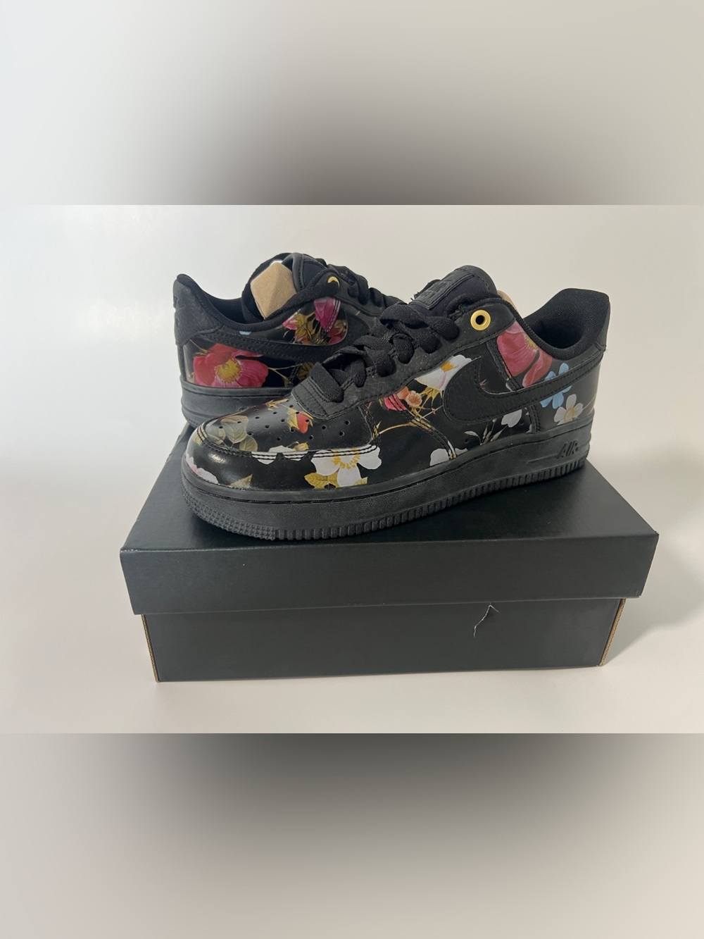 Nike Air Force 1 Black Floral